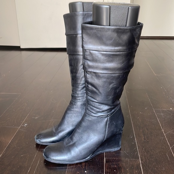 ALDO black leather wedged boot w/inside zip and upper cuff size 39 - Picture 3 of 9